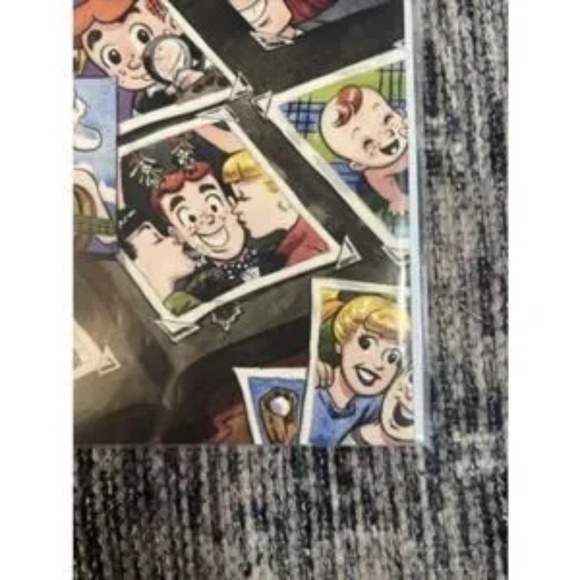 Vintage Comic Book Bundle – DC Aquaman, Madame Xanadu, and Archie Varients - Picture 13 of 16